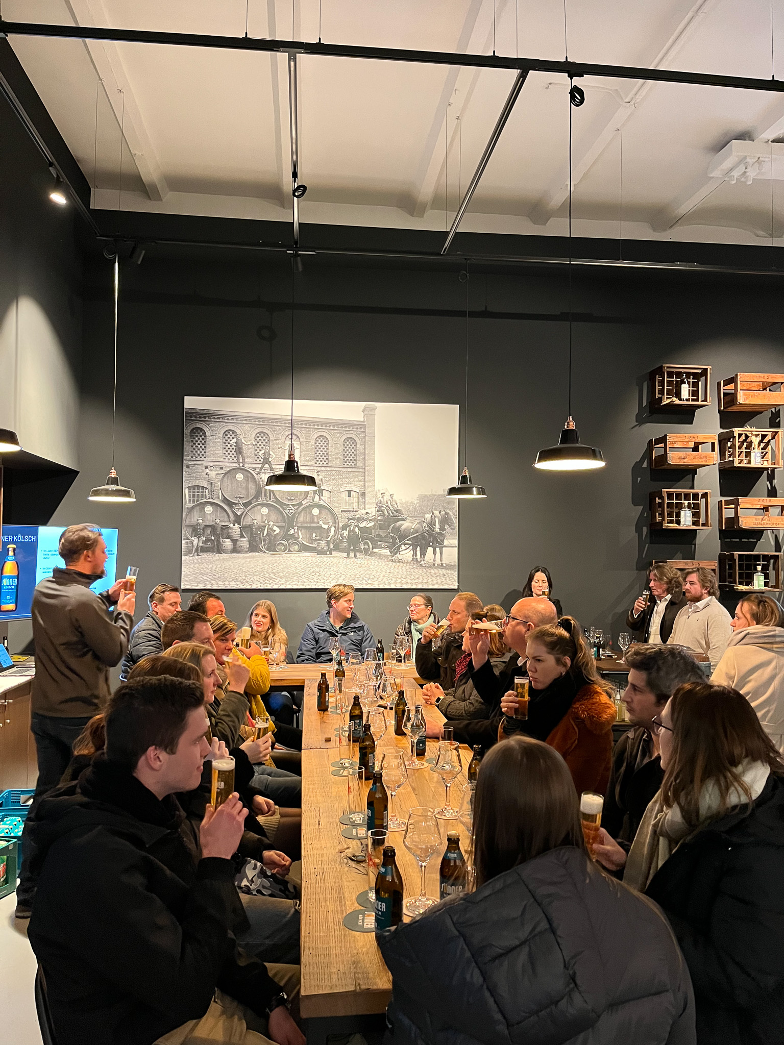 Biertasting in der BRAUWELT Köln mit einer großen Auswahl an Kölschsorten aus der eigenen Produktion